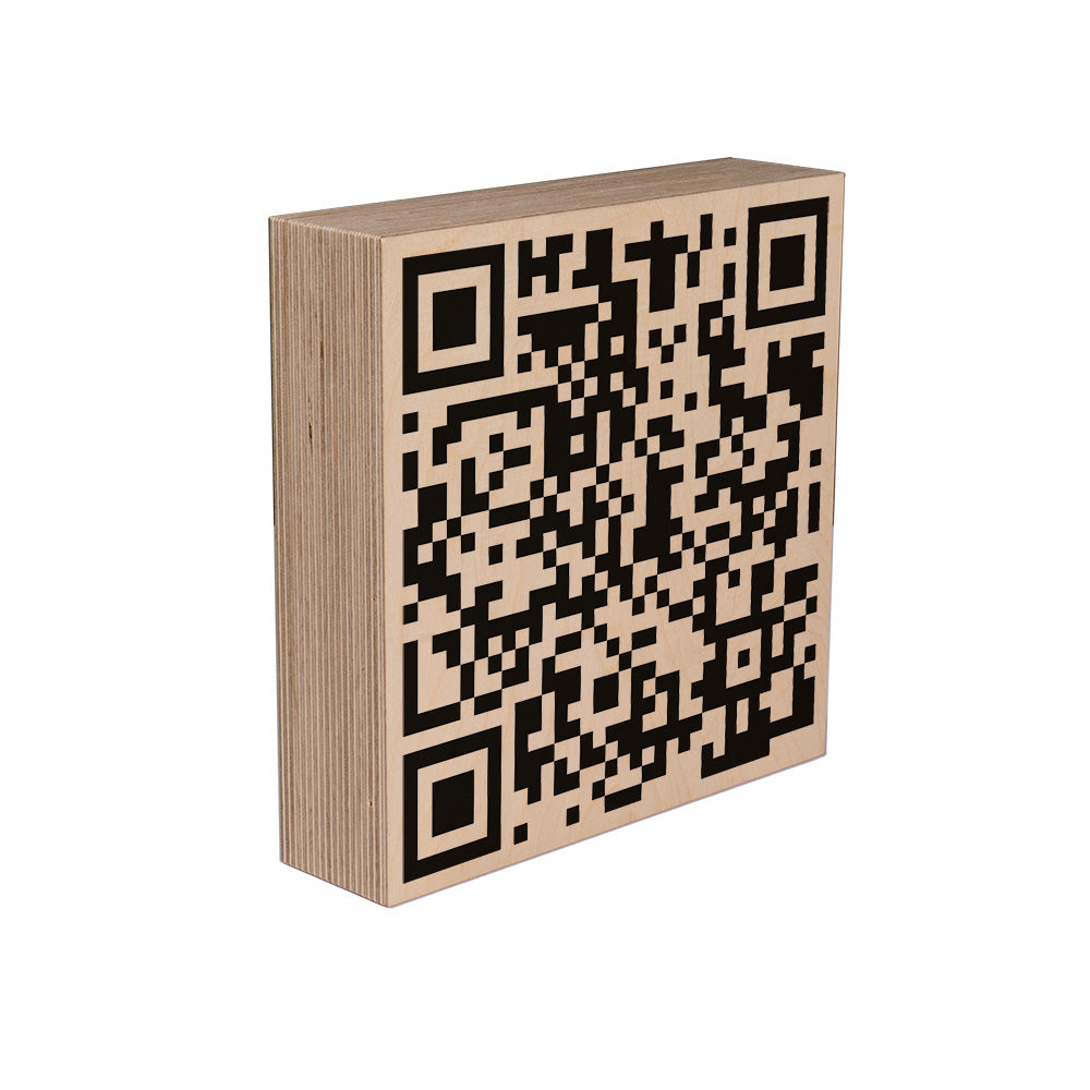 Holz Logoblock mit Druck, ab Stückzahl eins. Material Birke multiplex 50 mm von holzdisplayshop.de