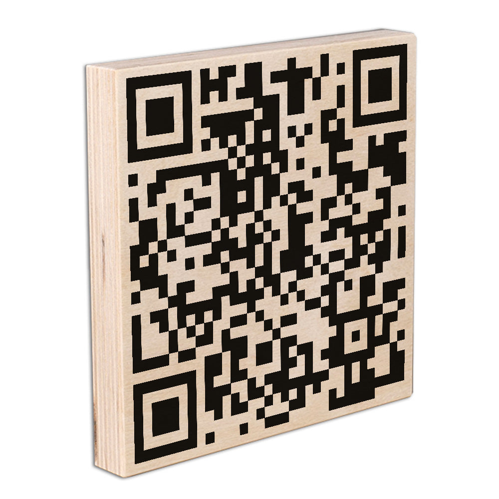 Druck auf Holz 300 mm mit Logo und QR-Code auf Birke-Multiplex