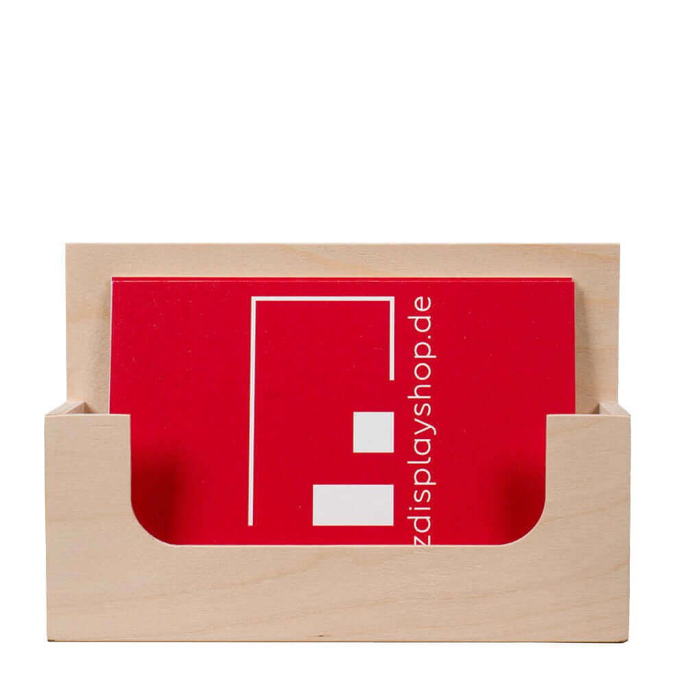 Selbstklebende Flyerbox aus Holz im A6-Querformat, auch ideal zur Präsentation von Postkarten geeignet.