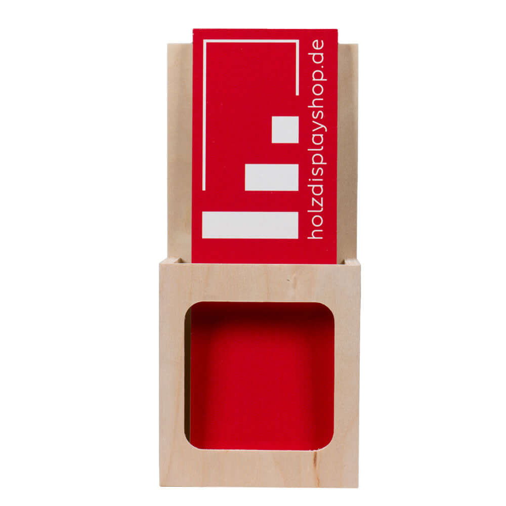 Praktische, selbstklebende Flyerbox aus Holz im Hochformat mit einer Füllbreite von 60 mm.