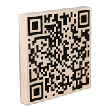 Druck auf Holz 300 mm mit Logo und QR-Code auf Birke-Multiplex