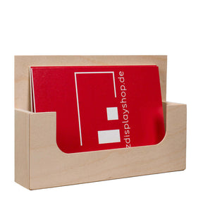 Selbstklebende Flyerbox aus Holz im A6-Querformat, auch ideal zur Präsentation von Postkarten geeignet.